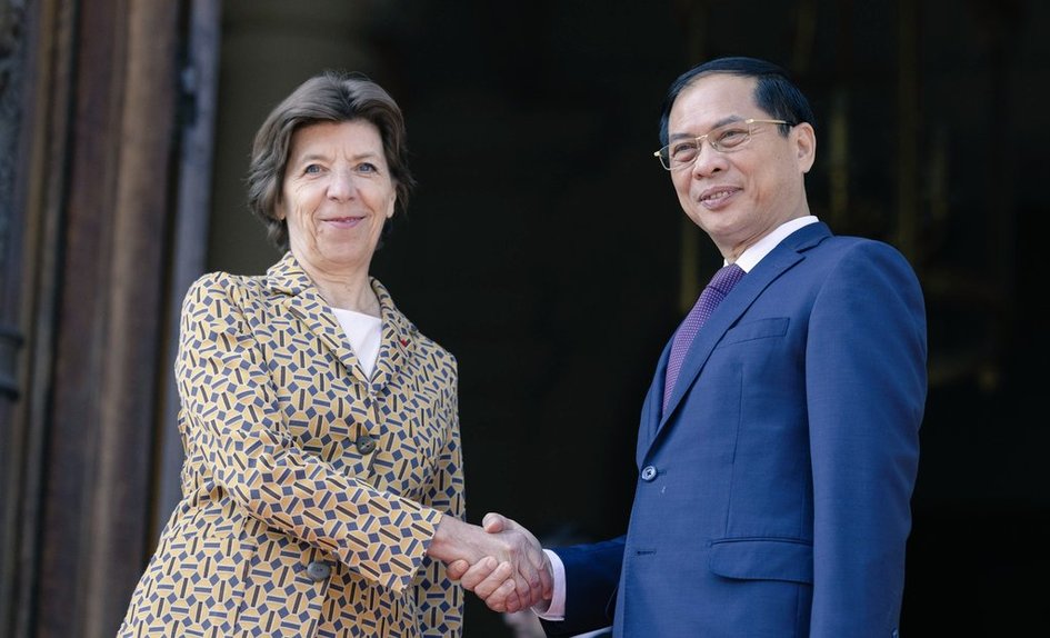 Mme Catherine Colonna, ministre de l'Europe et des Affaires étrangères, s'est entretenue avec son homologue vietnamien, M. Bui Thanh Son le 5 juin à Paris - JPEG